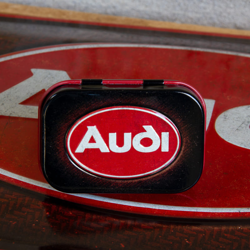 Audi - Logo Red Shine